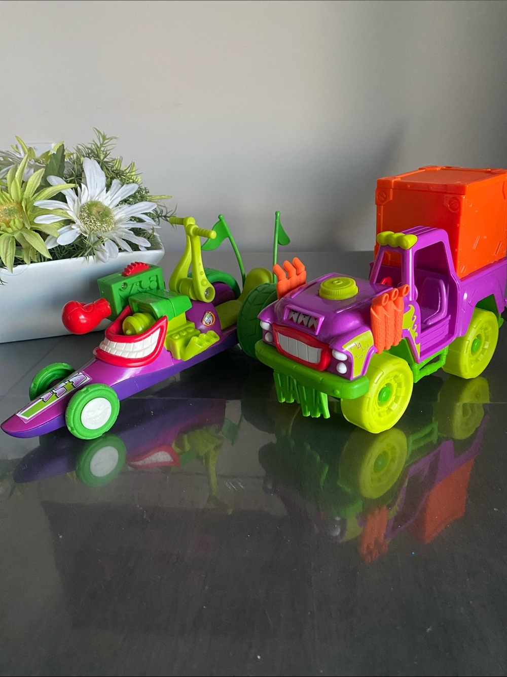 DC Comics Fisher Price Joker Funny Car & Joker Surprise Truck toys